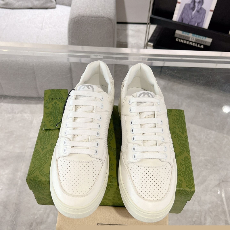 G*u*i casual shoes